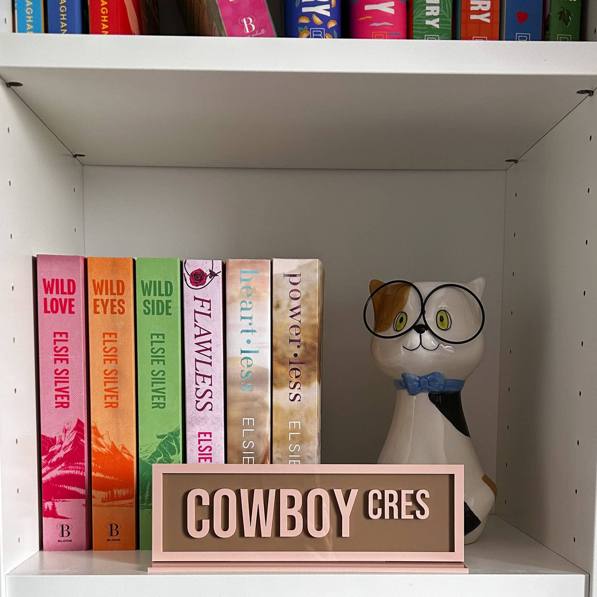 COWBOY CRES ACRYLIC SHELF SITTER W/STAND