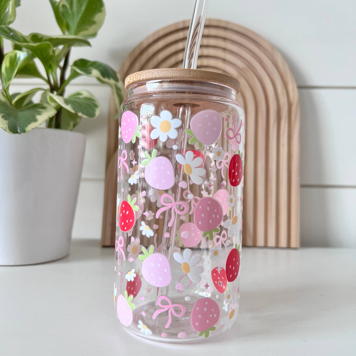 Strawberry Daisy Coquette Glass Cup