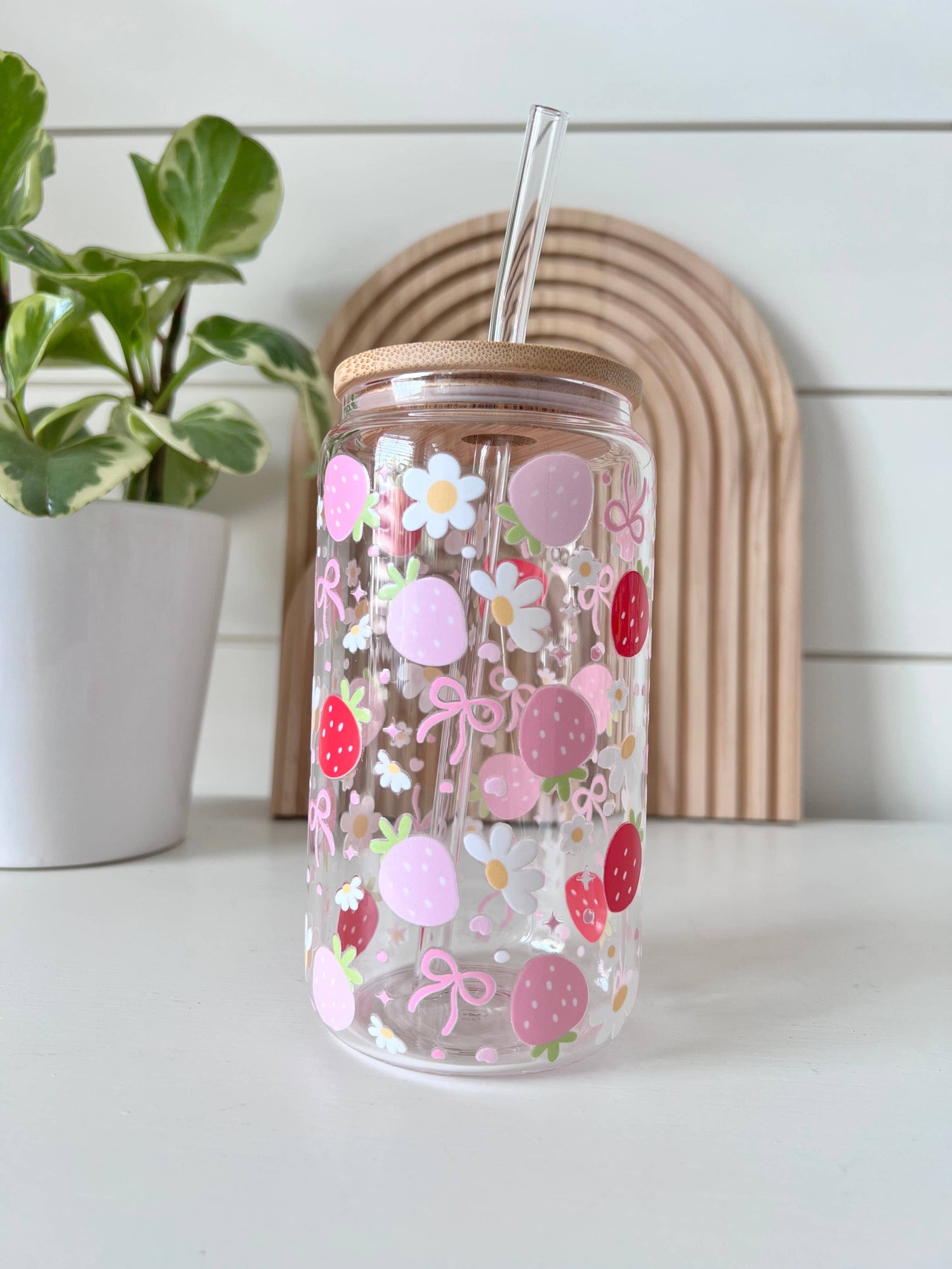 Strawberry Daisy Coquette Glass Cup