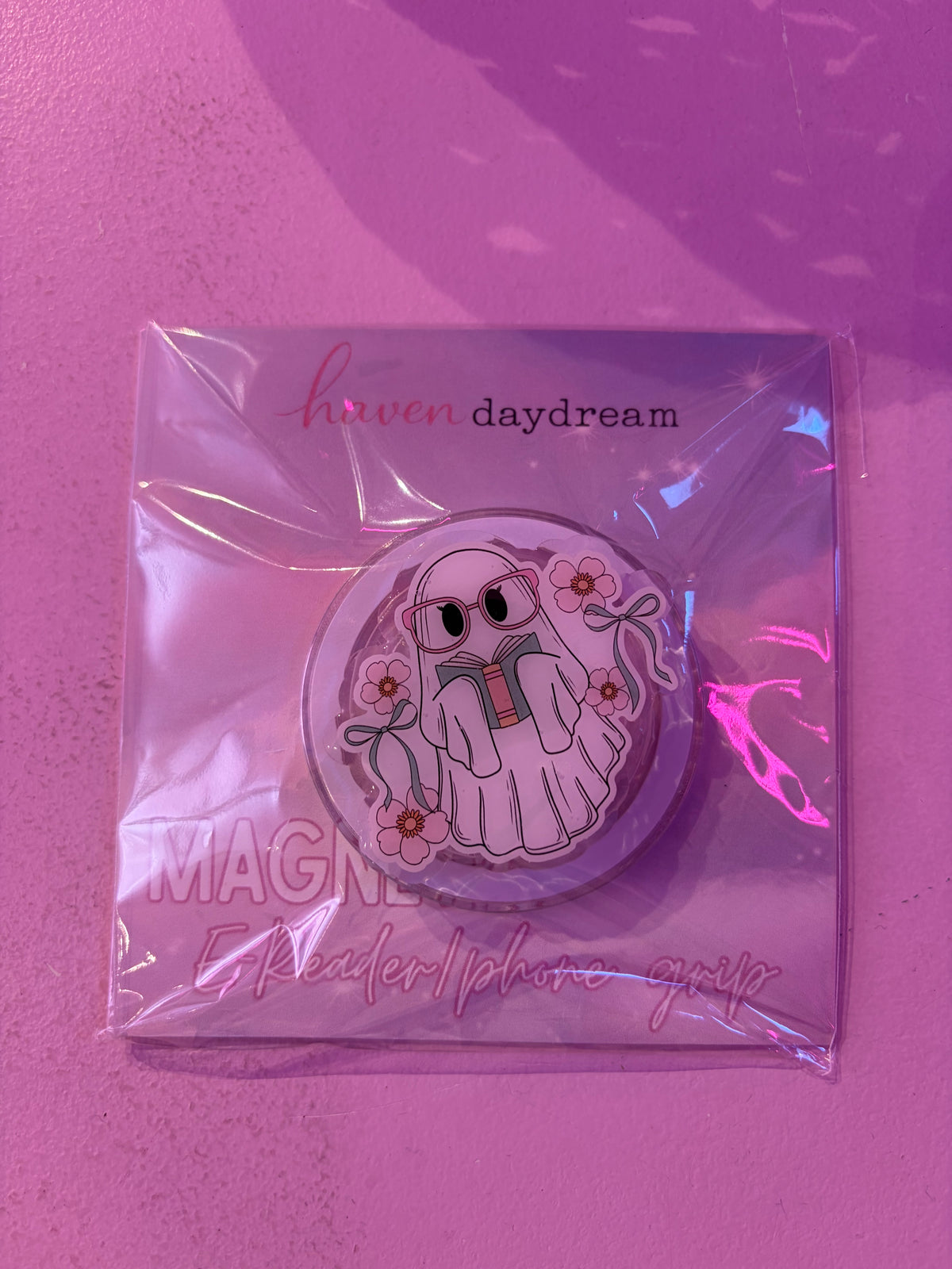 Bookish Ghostie Magnetic E-Reader & Phone Grip – Haven Daydream