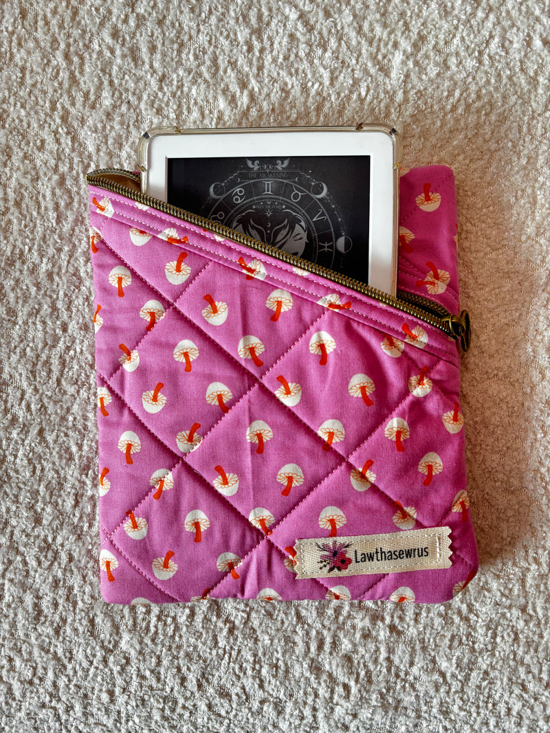 Mushroom - Quilted Zippered E-Reader Sleeve