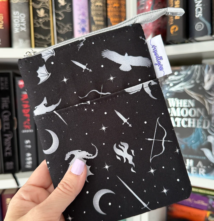 Get Lost in Fantasy e-reader Zippered Sleeve - Hopeless Romantic