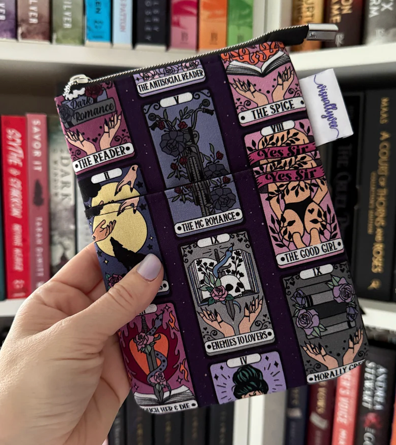 Dark Romance Tarot Cards e-reader Zippered Sleeve - Hopeless Romantic