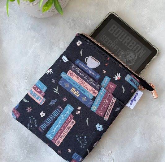 All the Romance Tropes - e-reader Zippered Sleeve - Hopeless Romantic