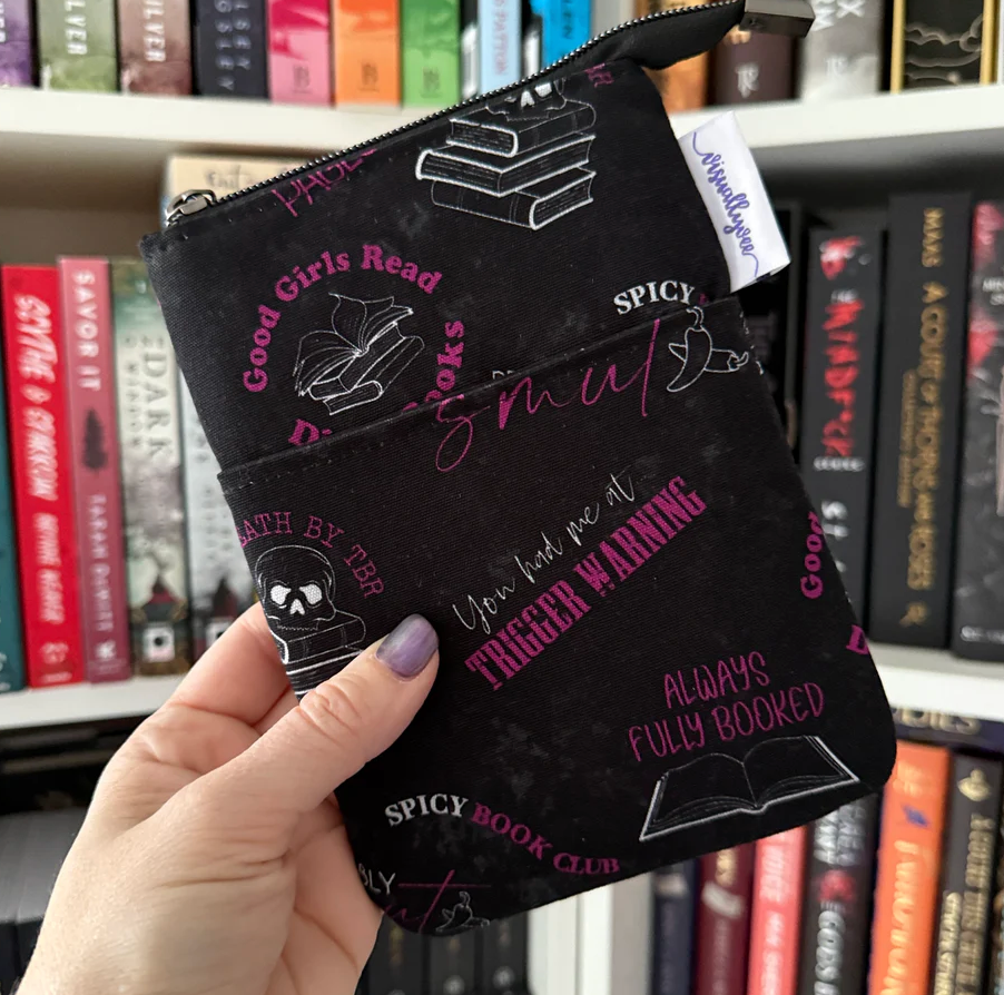 You’re a Reader! - e-reader Zippered Sleeve - Hopeless Romantic