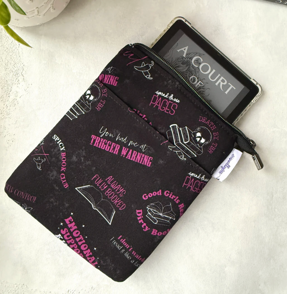 You’re a Reader! - e-reader Zippered Sleeve - Hopeless Romantic