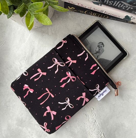 Coquette Bows - e-reader Zippered Sleeve - Hopeless Romantic