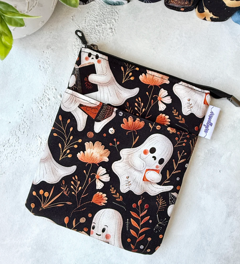 Literary Ghosties - e-reader Zippered Sleeve - Hopeless Romantic