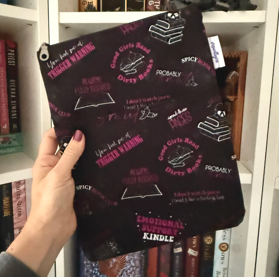 You’re a Reader! - Zippered Book Sleeve - Hopeless Romantic