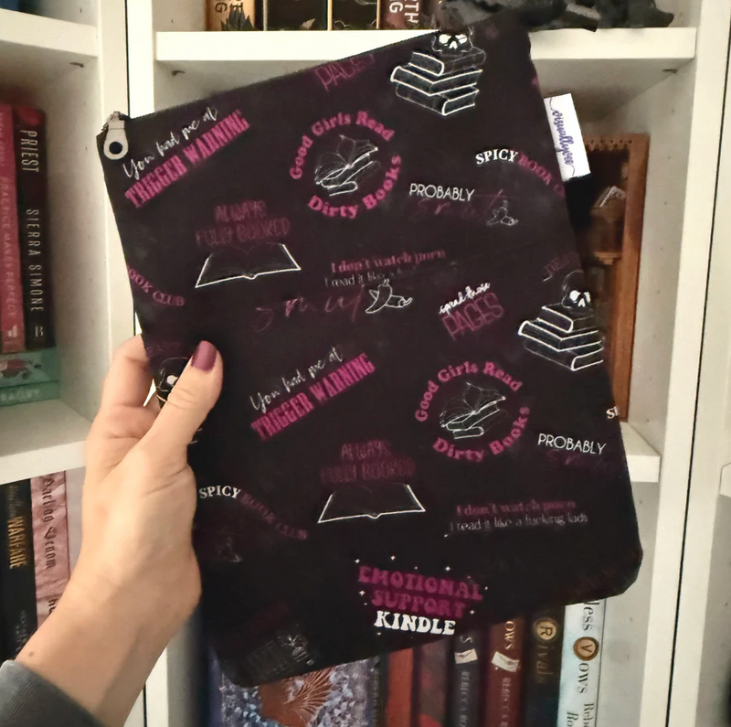 You’re a Reader! - Zippered Book Sleeve - Hopeless Romantic