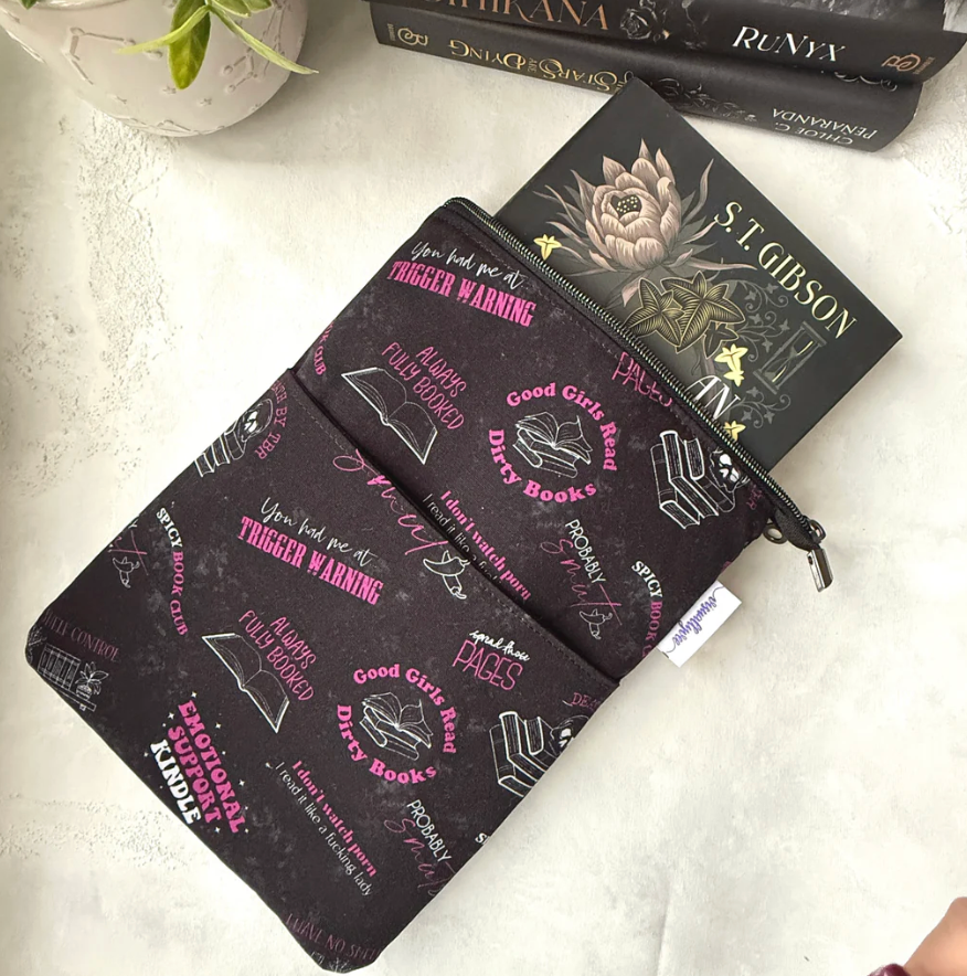 You’re a Reader! - Zippered Book Sleeve - Hopeless Romantic