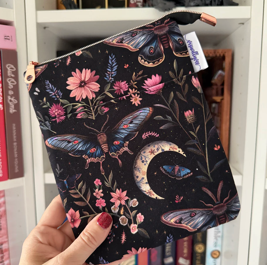 Mystic Moths - e-reader Zippered Sleeve
