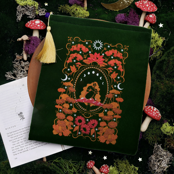 Wonderland Book Sleeve - Green - Hopeless Romantic