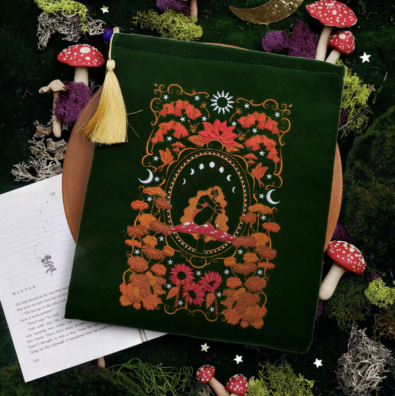 Wonderland Book Sleeve - Green - Hopeless Romantic