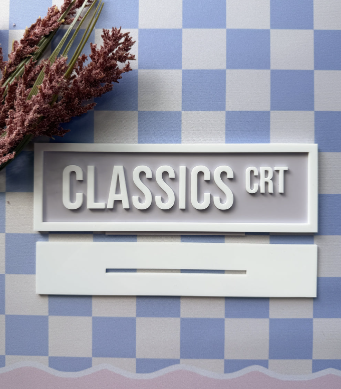 CLASSICS CRT ACRYLIC SHELF SITTER W/STAND