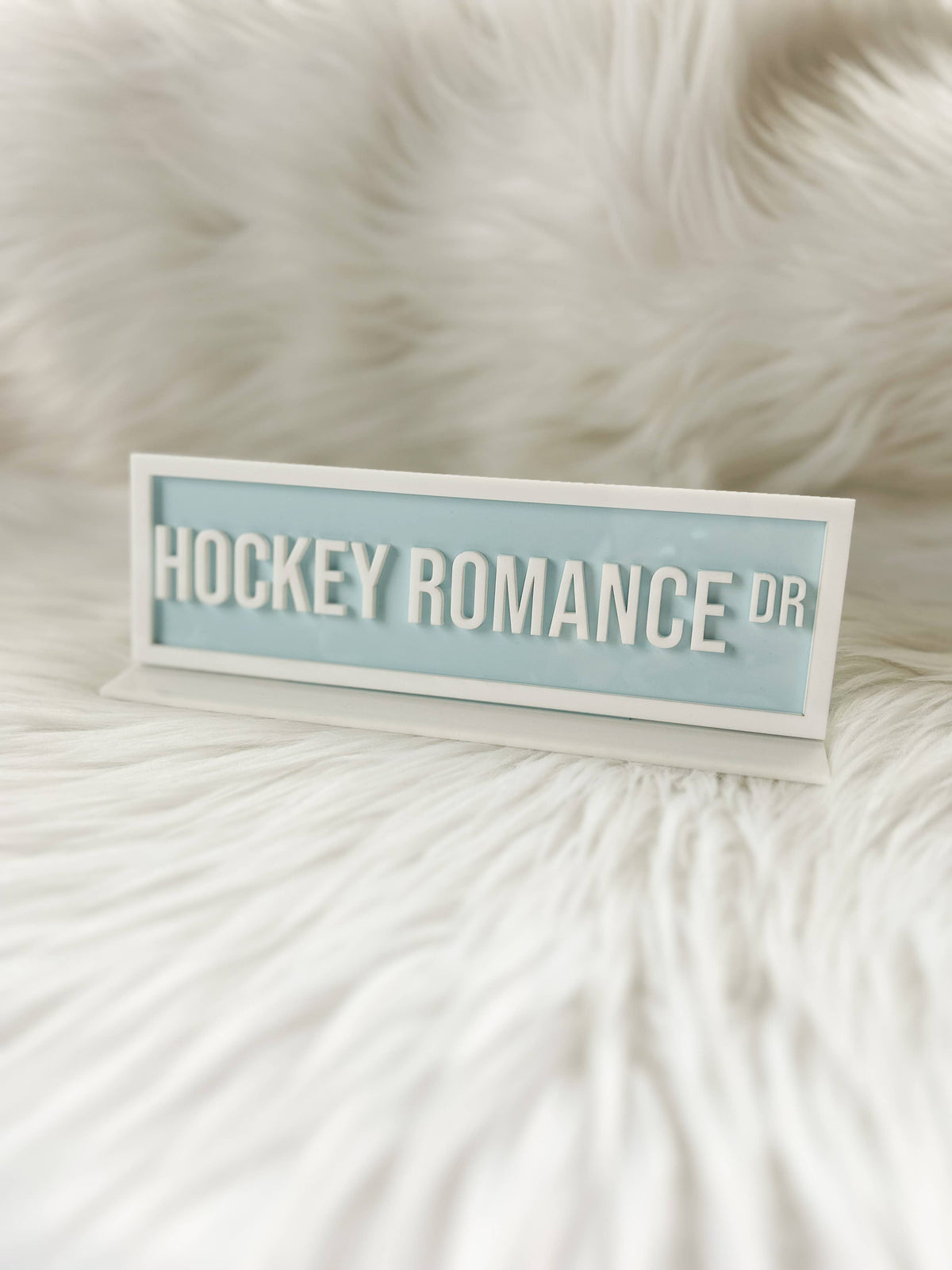 HOCKEY ROMANCE DR ACRYLIC SHELF SITTER W/STAND
